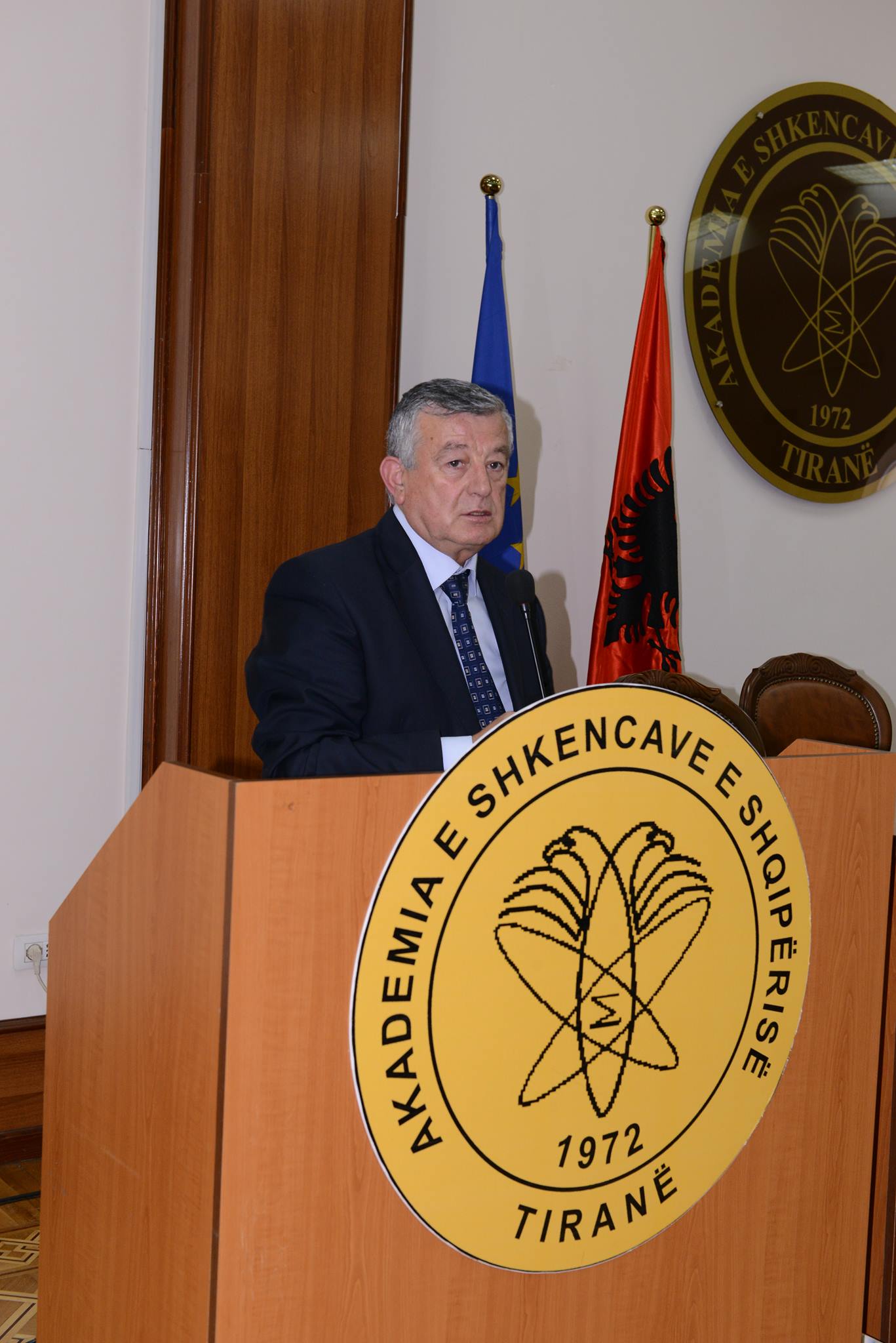 MBI KANGËN MALËSORÇE NË MAT