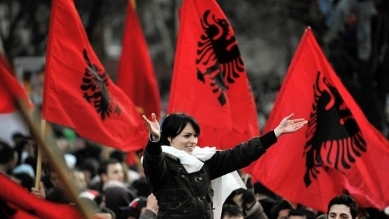 Historia e shqiponjës dykrenëshe, flamurit kuqezi dhe himnit shqiptar