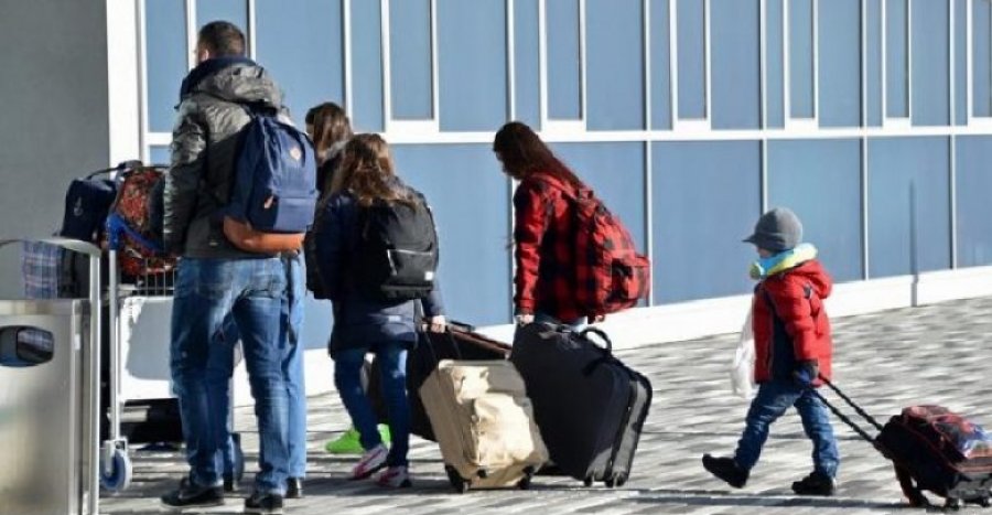 Ikja e të rinjve, 52% e lejeve të qëndrimit në BE në 2020-n u dhanë për shqiptarët nën 19 vjeç
