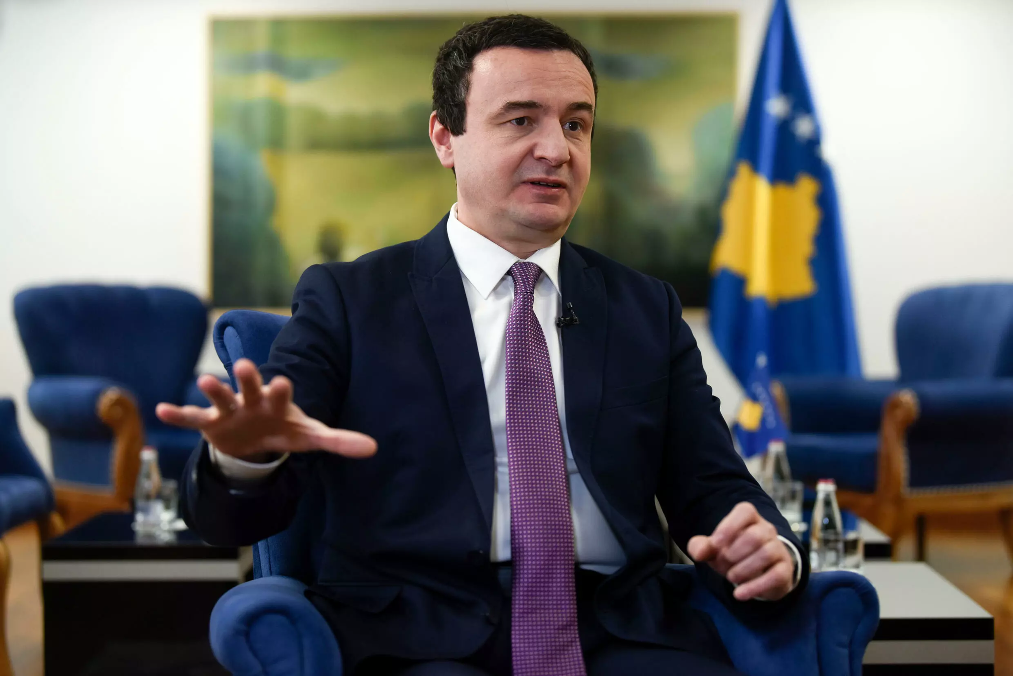 Bëjeni anëtarësimin më të lehtë, i thotë kryeministri i Kosovës NATO-s dhe BE-së