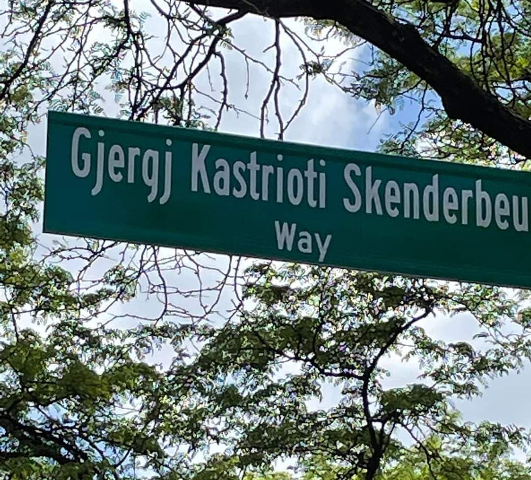 New York / Një rrugë në Bronx emërohet “Gjergj Kastrioti Skënderbeu” 