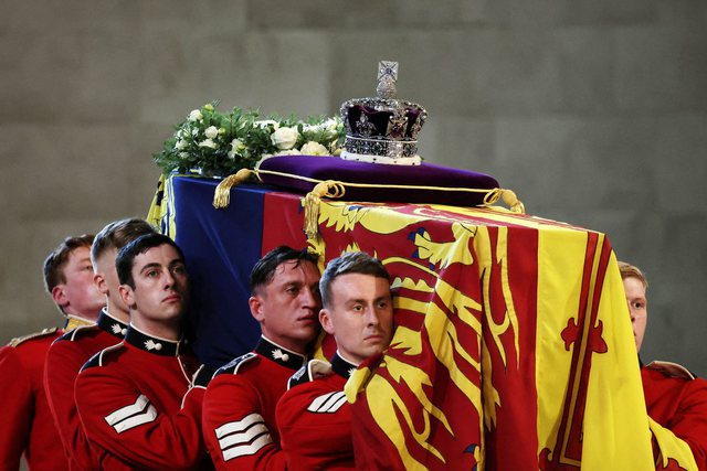 Funerali i mbretëreshës Elizabeth paralizon Londrën, anulohen fluturimet