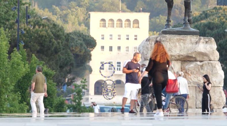 ‘Të tretët në botë për diasporën’, Forbes: 30.7% e shqiptarëve jetojnë jashtë vendit