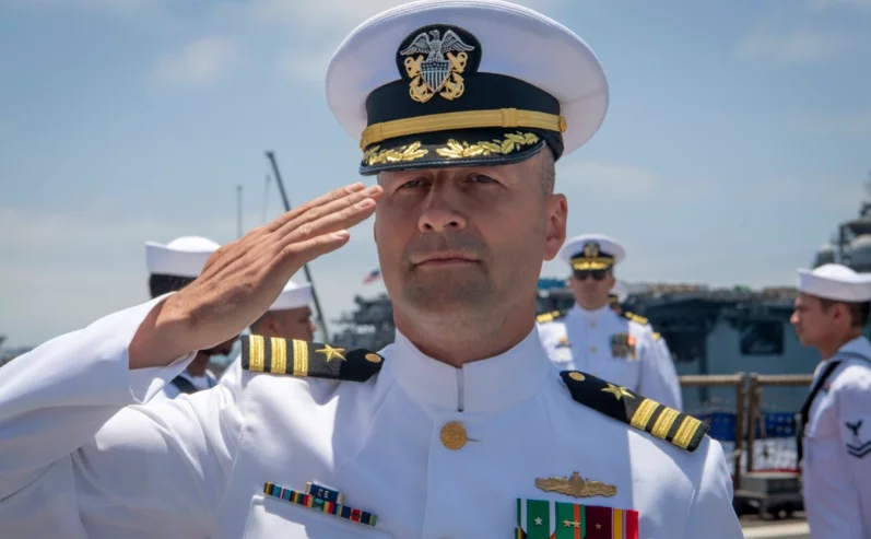 Nga ëndrra shqiptare te nderi amerikan: Komandanti i parë shqiptar i USS Pearl Harbor