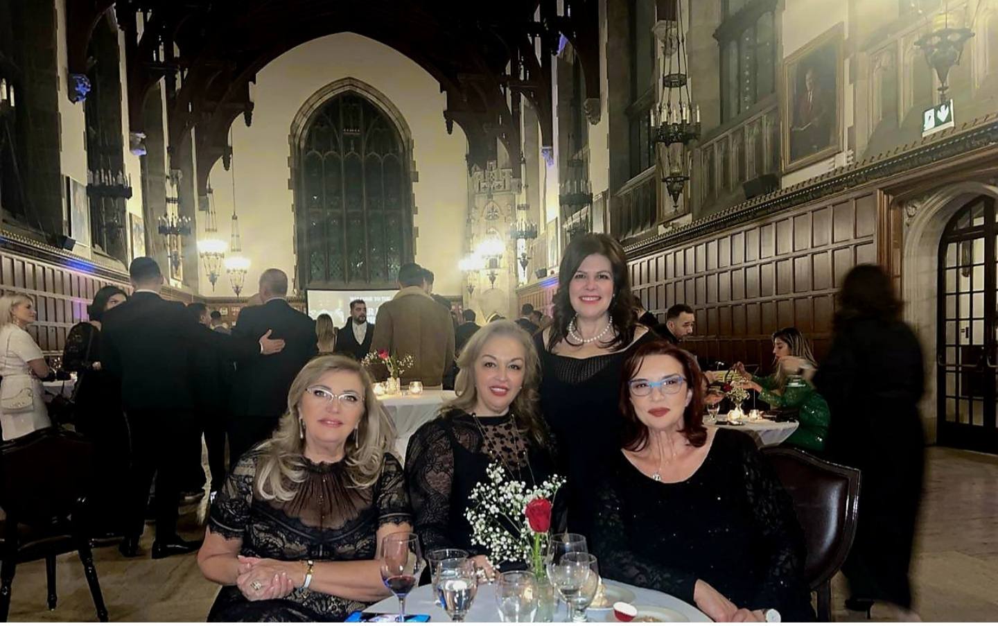 Familja që zgjodhën: Një histori miqësie në diasporë