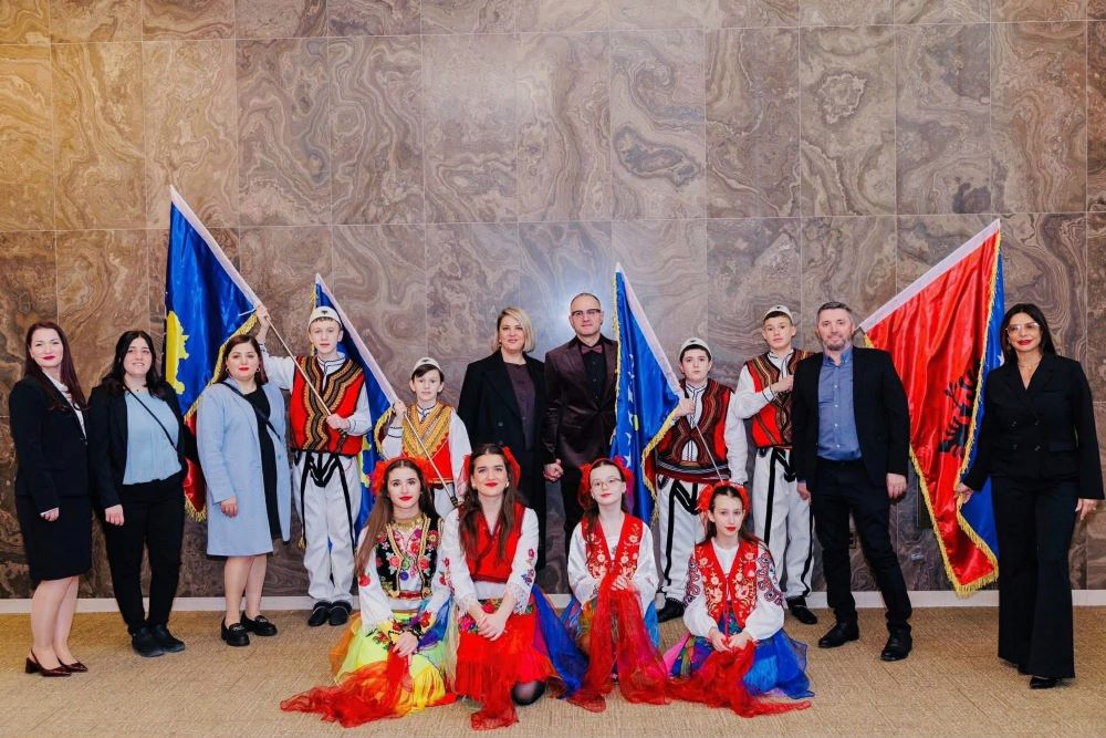 25@25/ Nga Windsor në Parlament, fëmijët e ‘Vatrës’ emocionuan Kanadanë