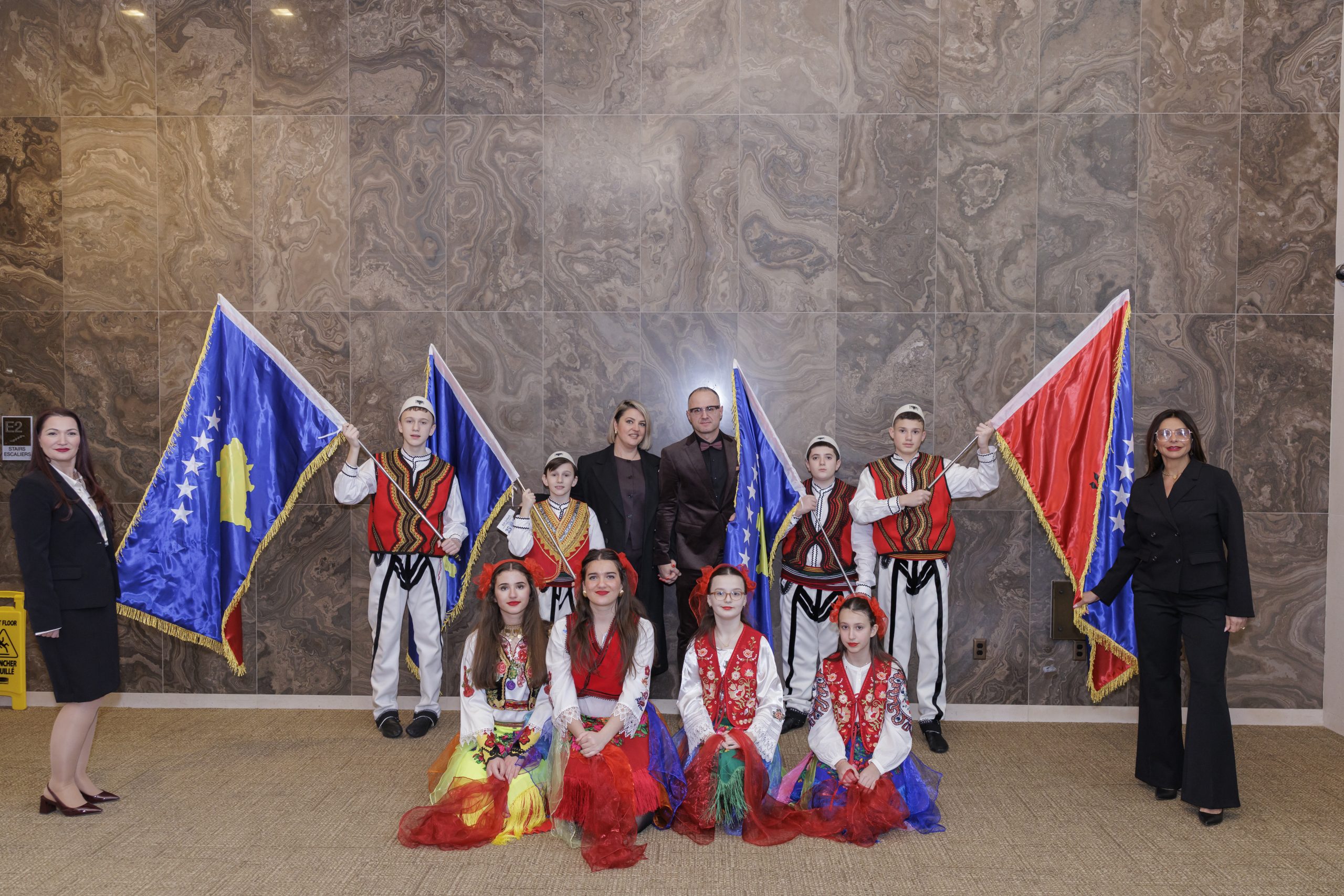 25@25/ Nga Windsor në Parlament, fëmijët e ‘Vatrës’ emocionuan Kanadanë