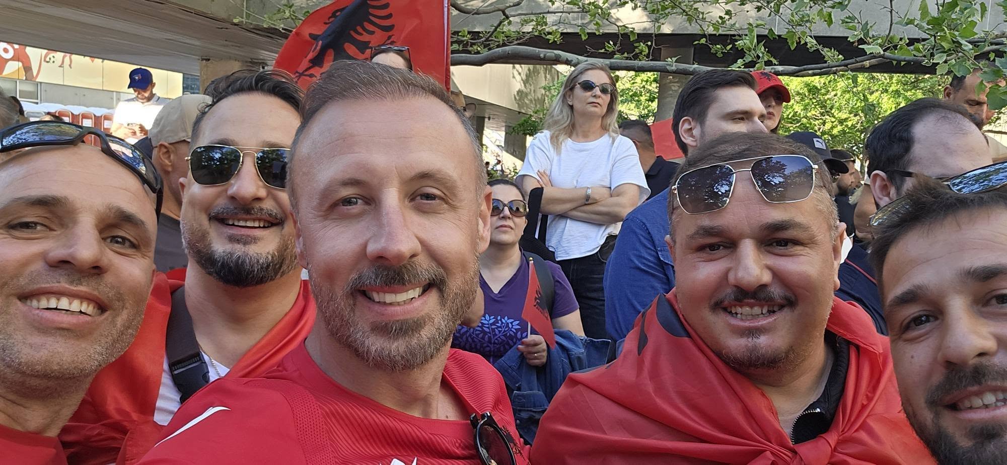 TORONTO/ Liria nuk zgjedh se kujt i shërben! – Nga Nador Bakalli