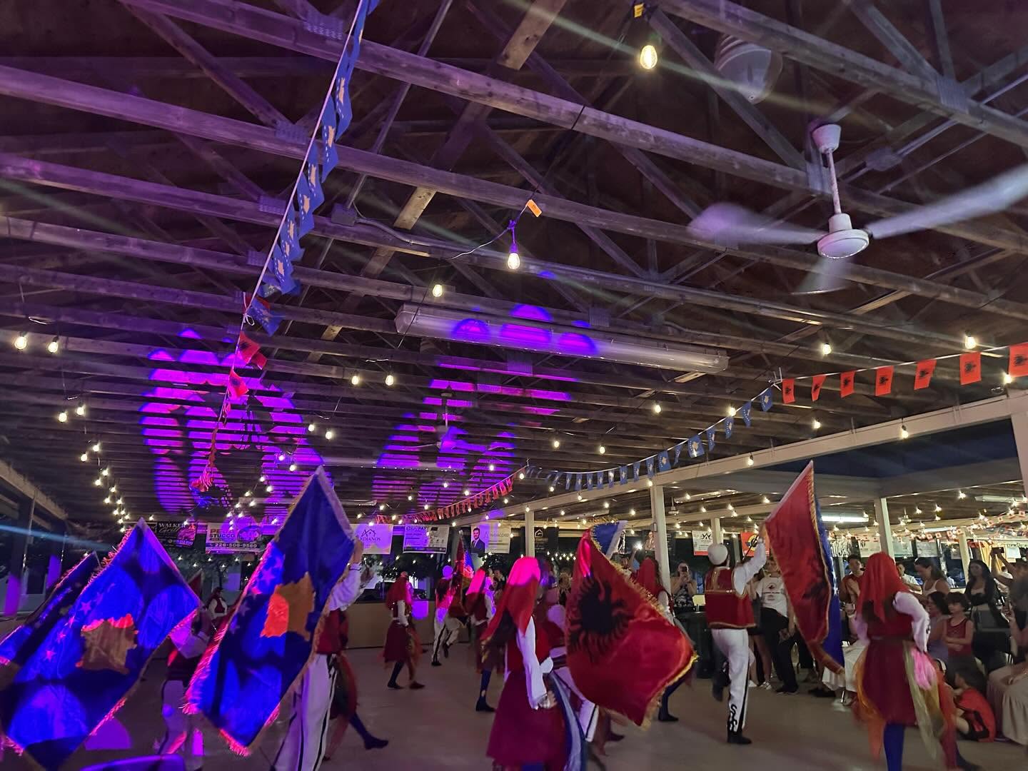 Albanian Village mirëpret qindra vizitorë në kuadër të festivalit Carousel of the Nations