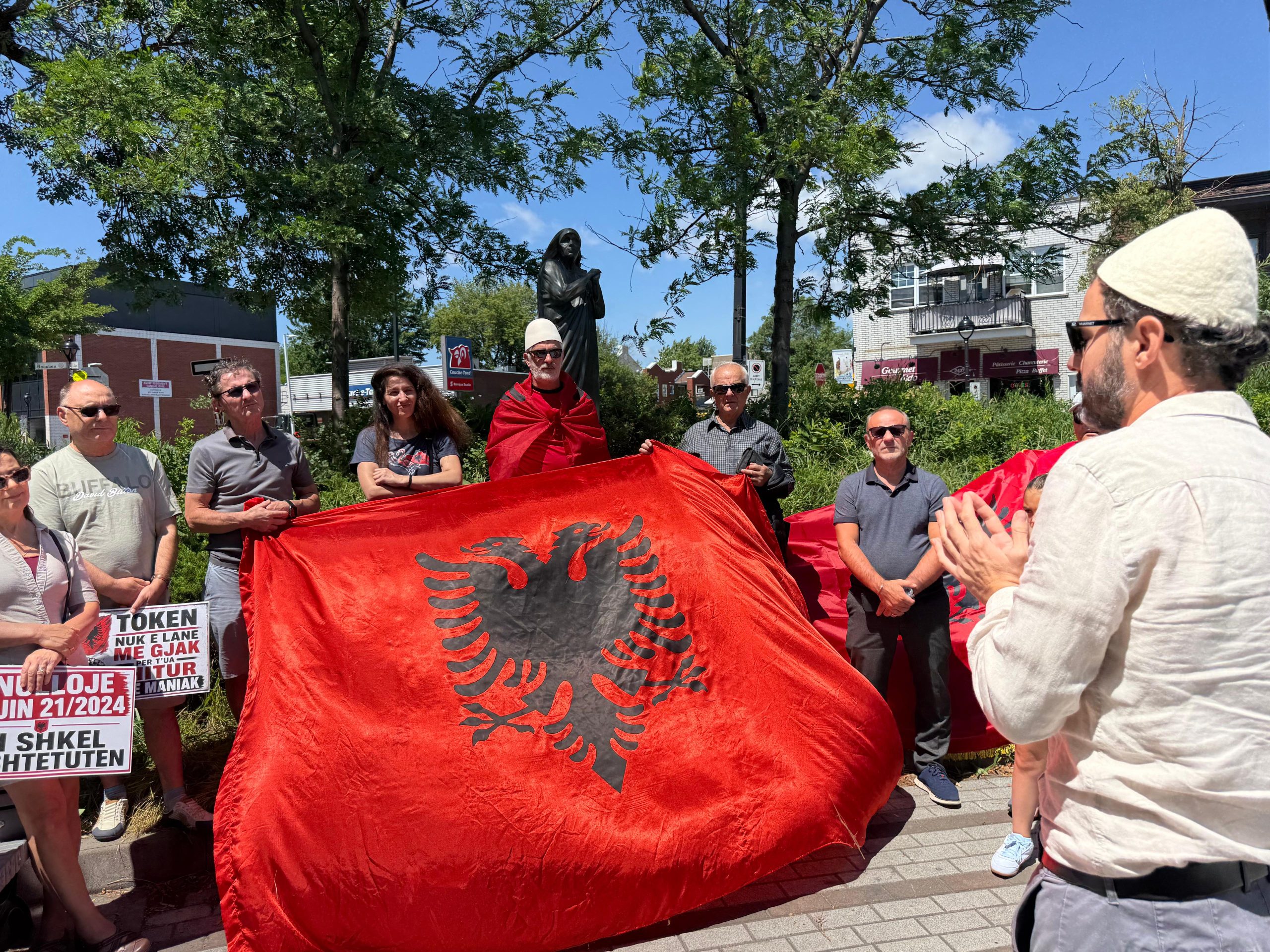 Nga protestat në Montreal te një apel institucional për Vjosë–Nartën